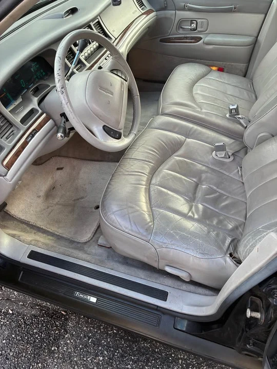 1997 Lincoln Town Car - Image 4 of 8