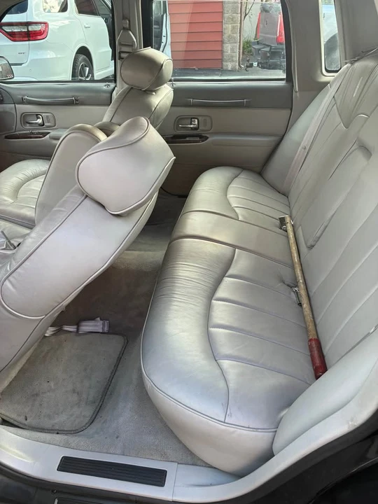 1997 Lincoln Town Car - Image 5 of 8