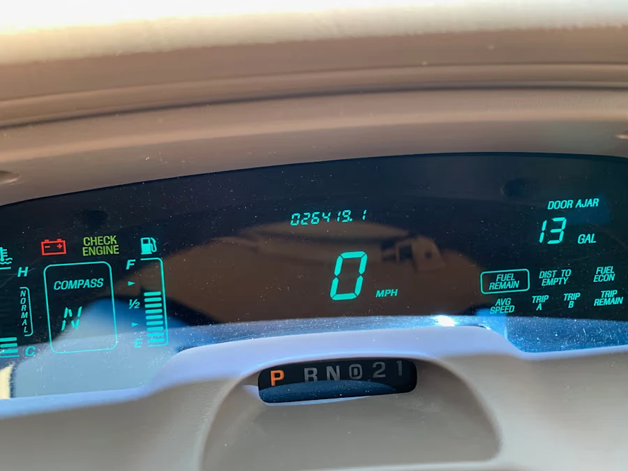 1997 Lincoln Town Car - Image 22 of 31