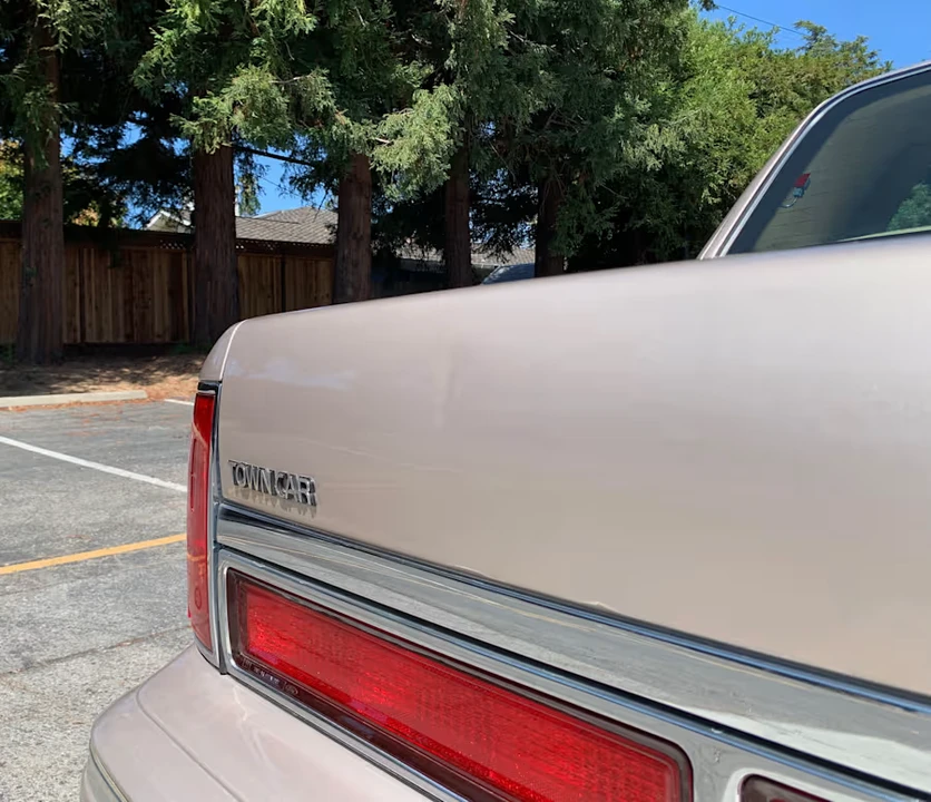 1997 Lincoln Town Car - Image 13 of 31
