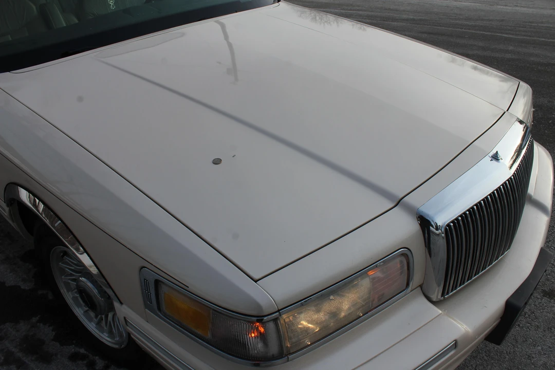 1997 Lincoln Town Car - Image 22 of 31