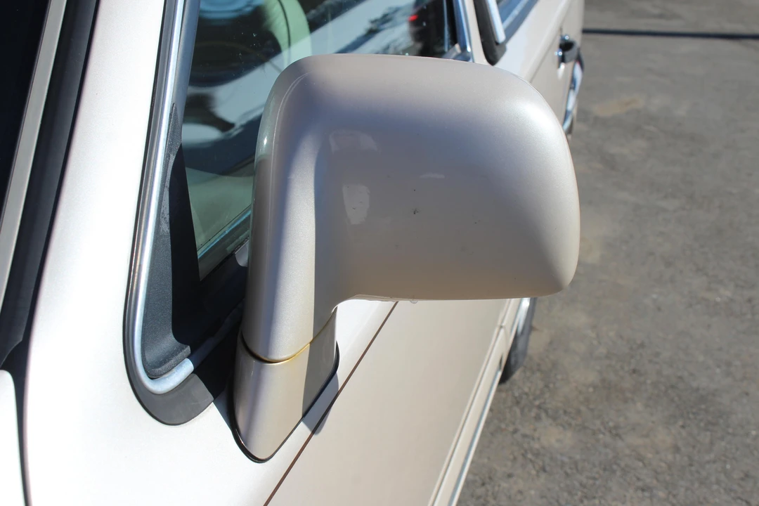 1997 Lincoln Town Car - Image 25 of 31