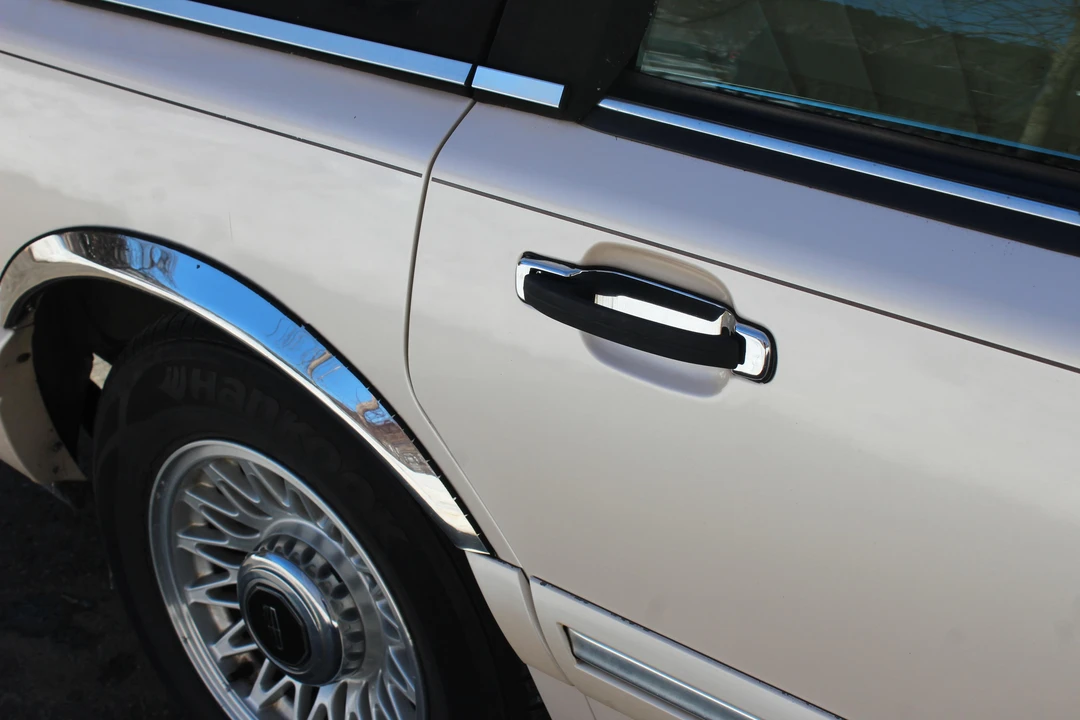 1997 Lincoln Town Car - Image 29 of 31