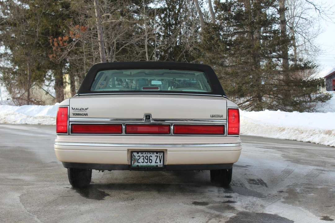 1997 Lincoln Town Car - Image 17 of 31