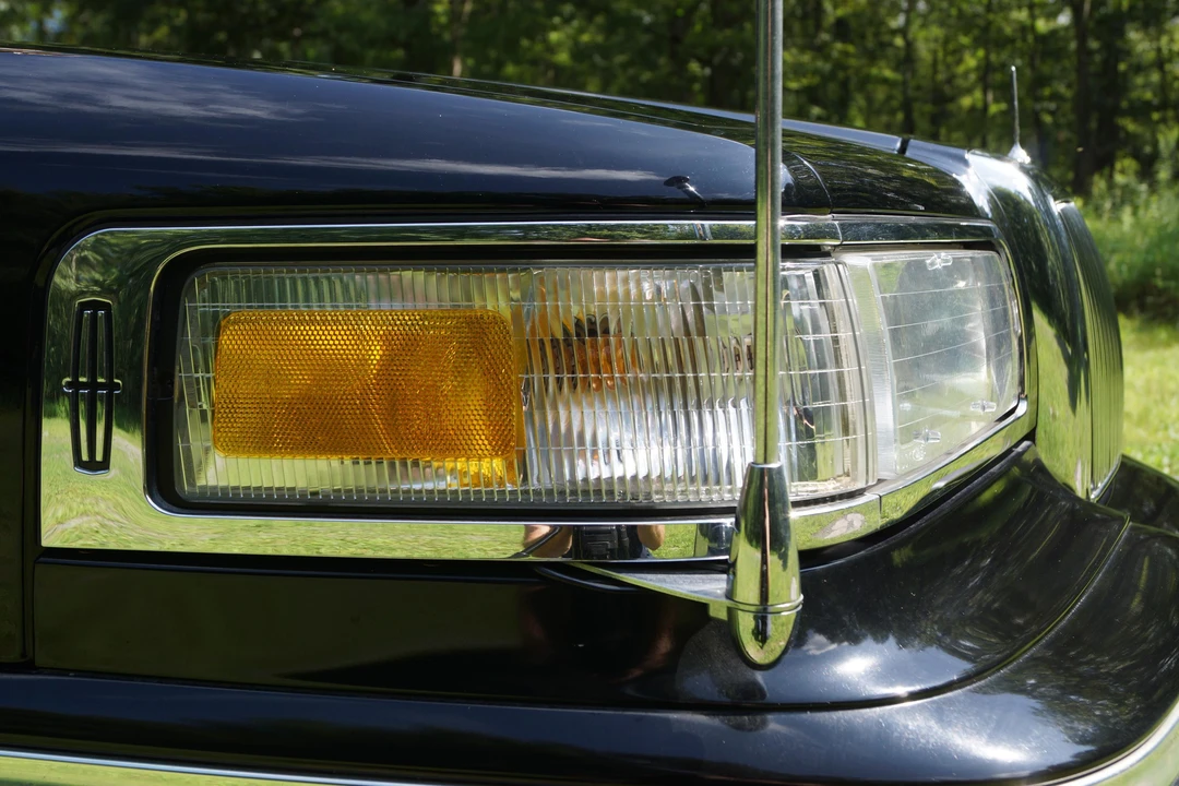 1997 Lincoln Town Car - Image 23 of 31