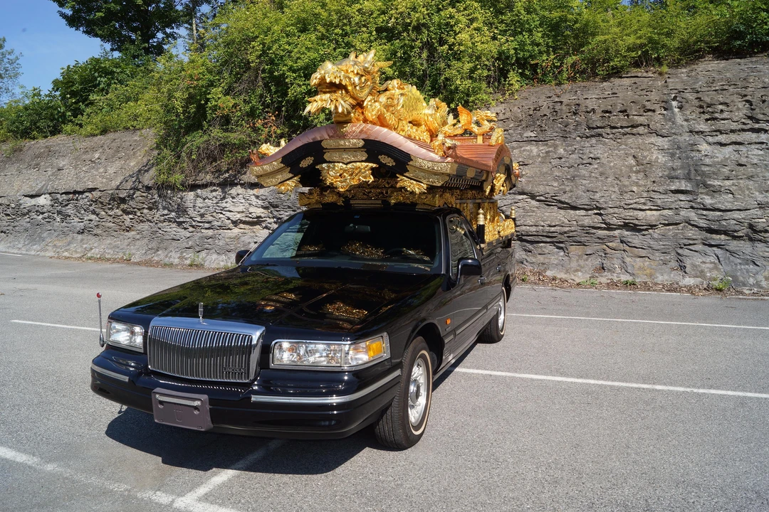 1997 Lincoln Town Car - Image 6 of 31