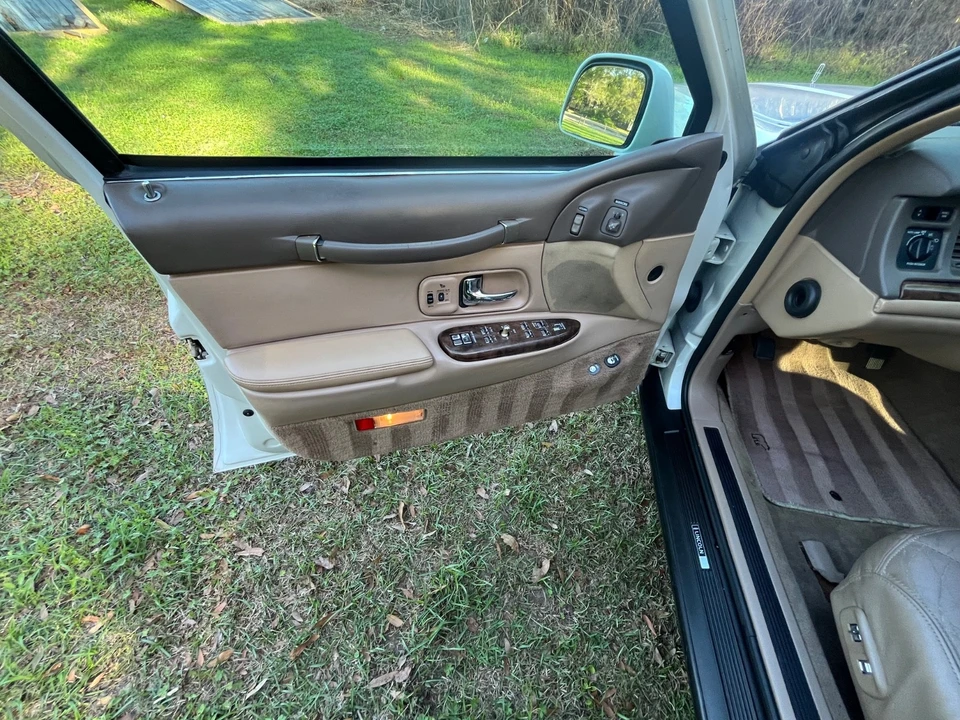 1997 Lincoln Town Car - Image 19 of 20