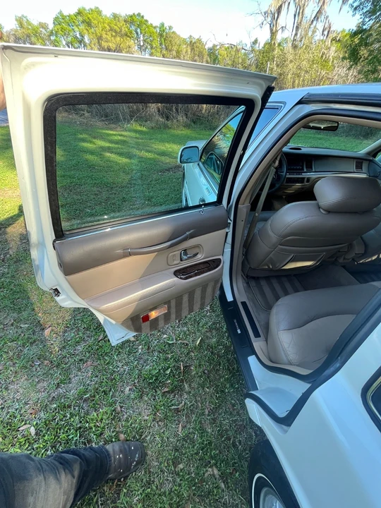 1997 Lincoln Town Car - Image 10 of 20