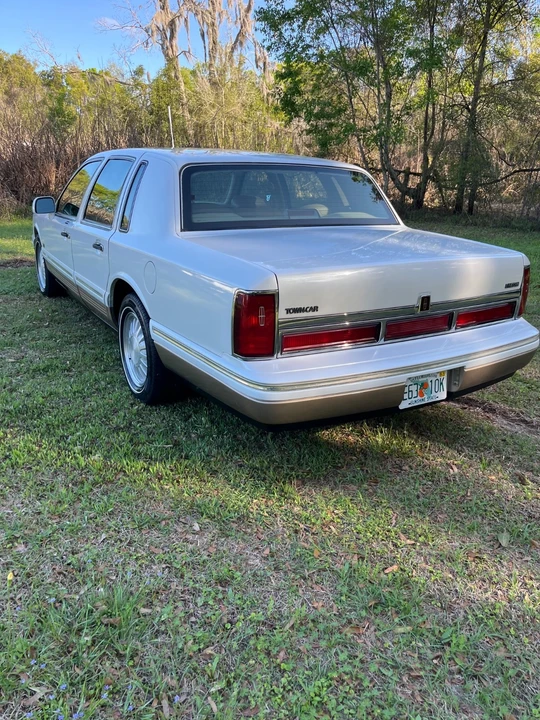 1997 Lincoln Town Car - Image 6 of 20