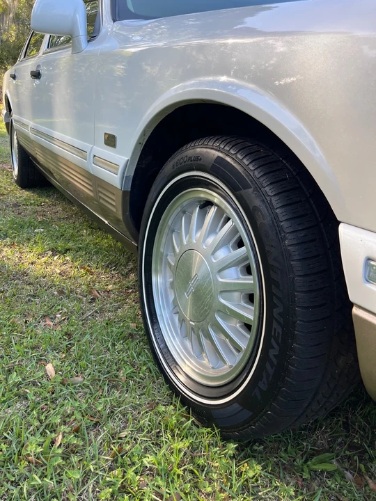 1997 Lincoln Town Car - Image 4 of 20