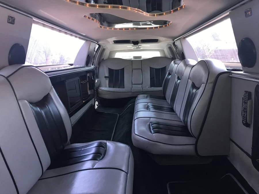 1997 Lincoln Town Car - Image 9 of 9