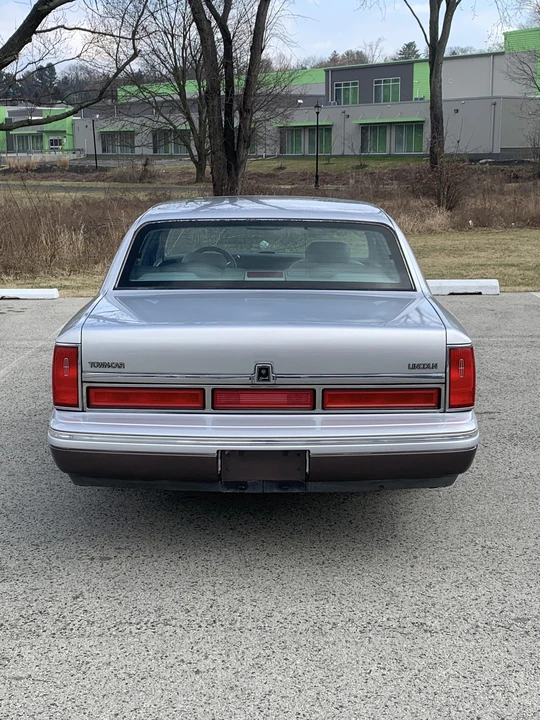 1997 Lincoln Town Car - Image 5 of 12