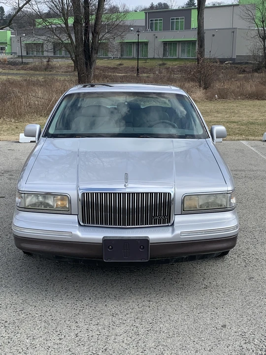 1997 Lincoln Town Car - Image 11 of 12