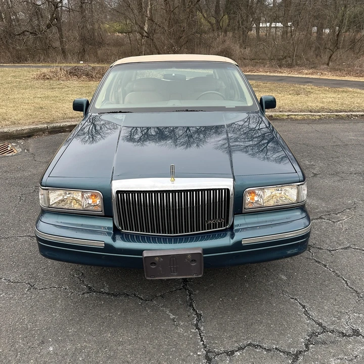 1997 Lincoln Town Car - Image 11 of 21
