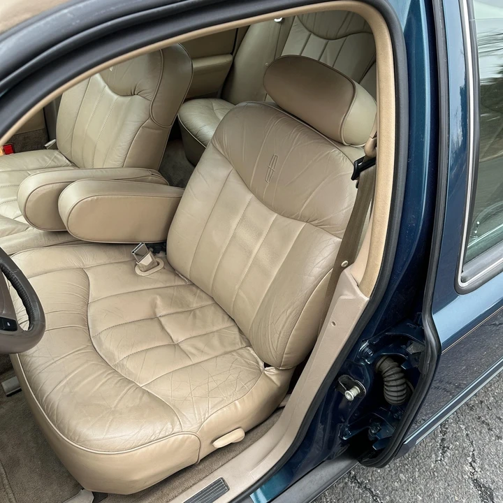 1997 Lincoln Town Car - Image 19 of 21