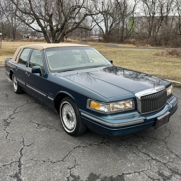 1997 Lincoln Town Car - Image 13 of 21