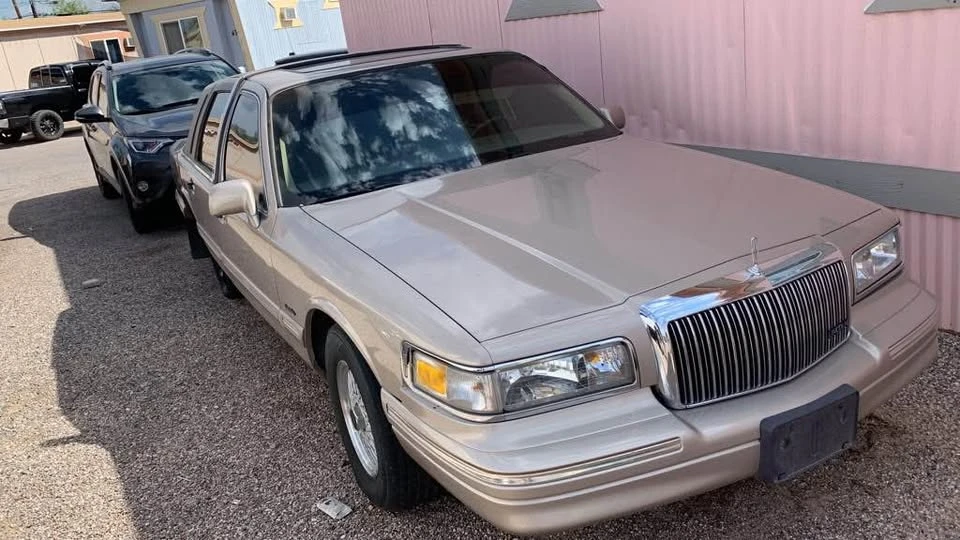 1997 Lincoln Town Car - Image 6 of 7