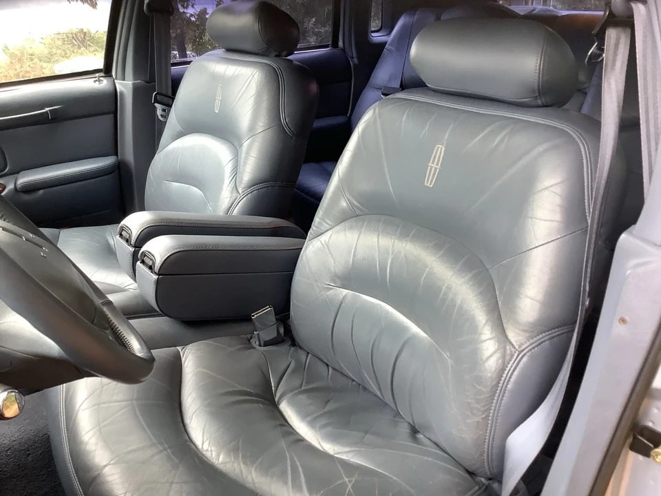 1997 Lincoln Town Car - Image 15 of 21