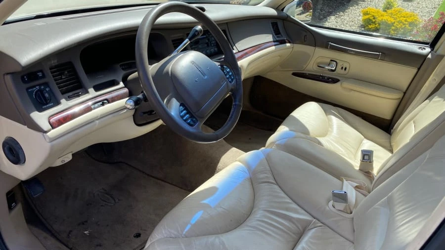 1997 Lincoln Town Car - Image 3 of 7