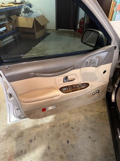 1997 Lincoln Town Car - Image 8 of 13