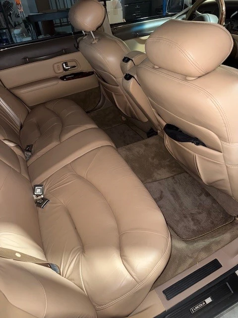 1997 Lincoln Town Car - Image 10 of 13
