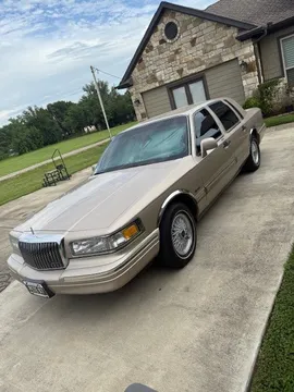 1997 Lincoln Town Car Signature
