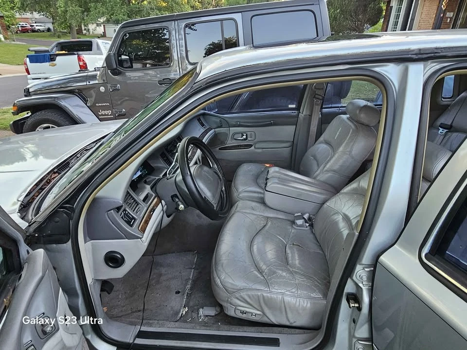 1997 Lincoln Town Car - Image 8 of 17