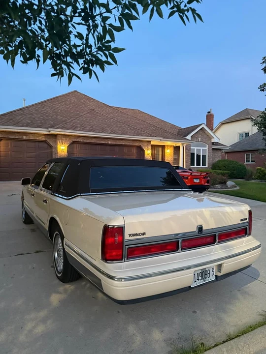 1997 Lincoln Town Car - Image 7 of 18