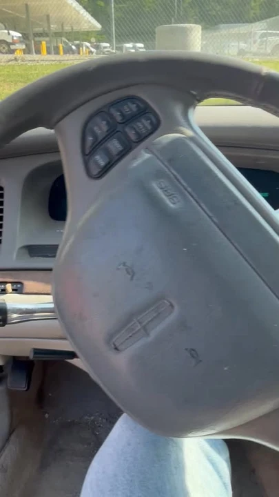 1997 Lincoln Town Car - Image 10 of 10