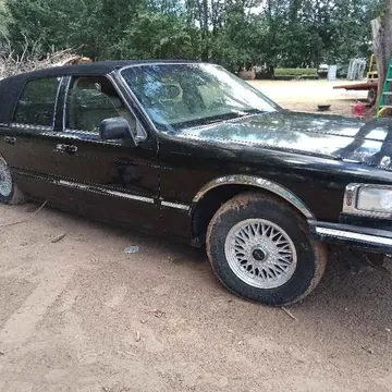 1997 Lincoln Town Car Signature Sedan 4D