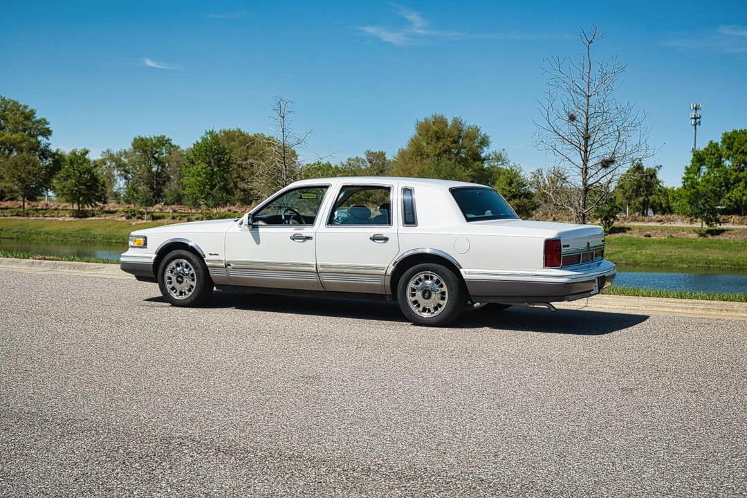 1997 Lincoln Town Car - Image 21 of 21