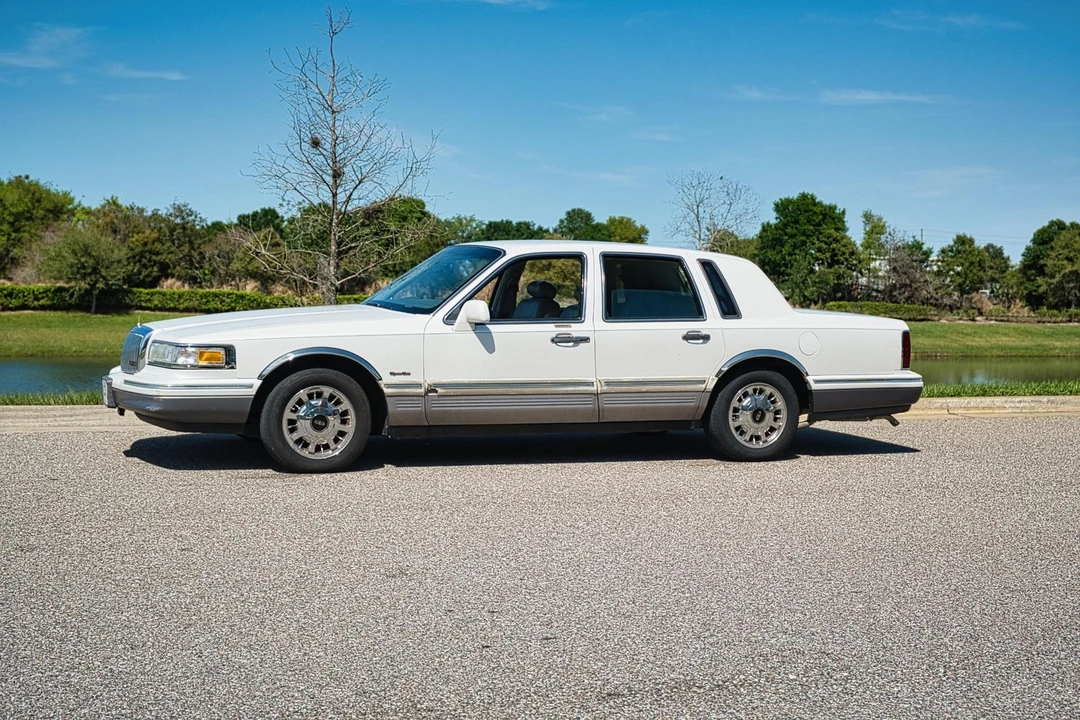 1997 Lincoln Town Car - Image 20 of 21