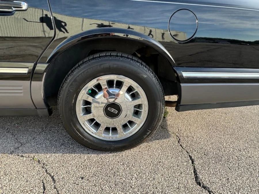 1997 Lincoln Town Car - Image 14 of 31