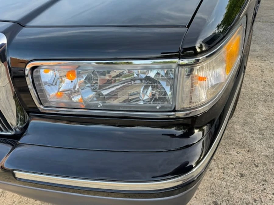 1997 Lincoln Town Car - Image 15 of 31