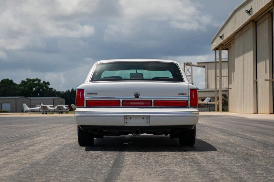 1997 Lincoln Town Car - Image 5 of 31
