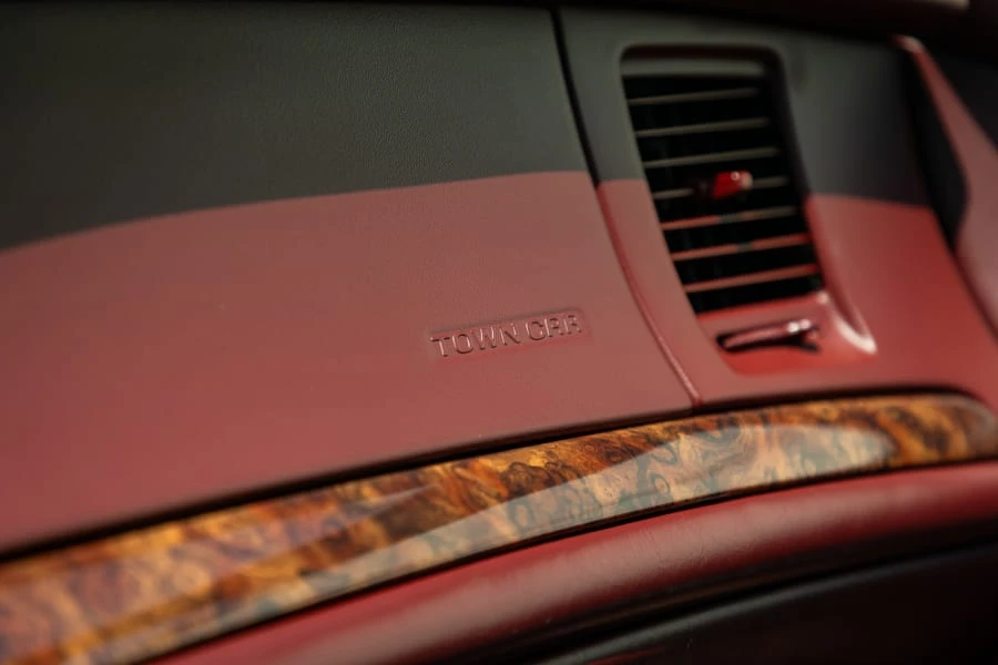1997 Lincoln Town Car - Image 20 of 31