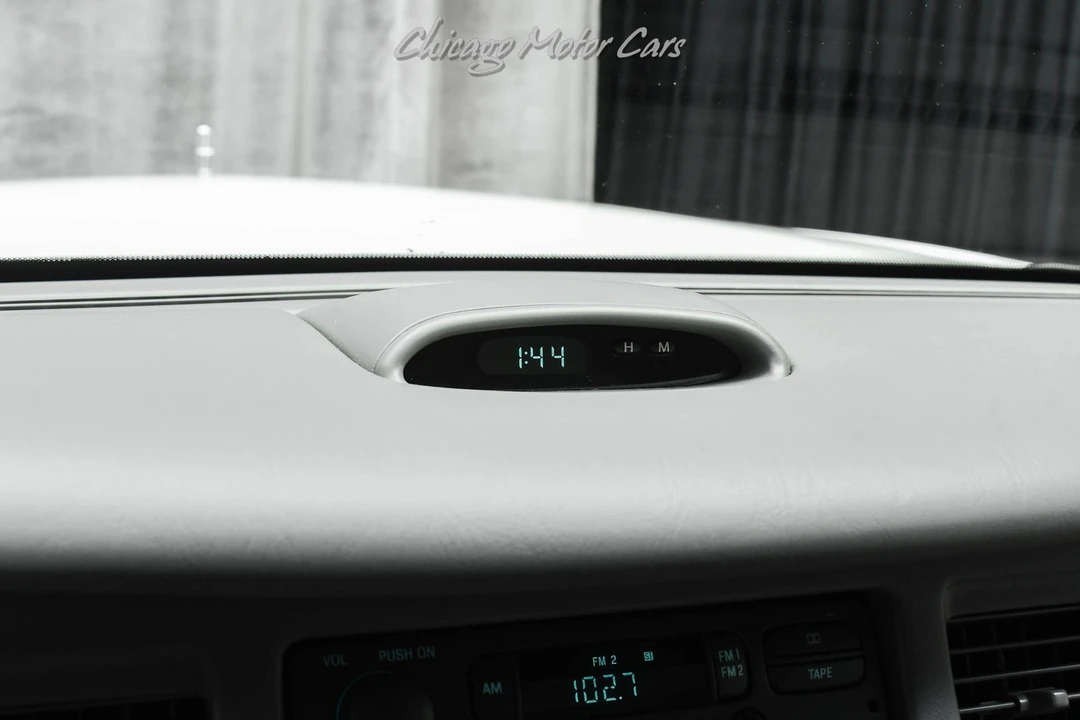 1997 Lincoln Town Car - Image 14 of 21