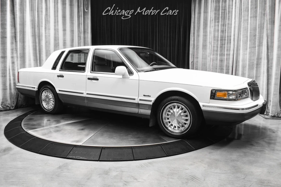 1997 Lincoln Town Car - Image 6 of 21