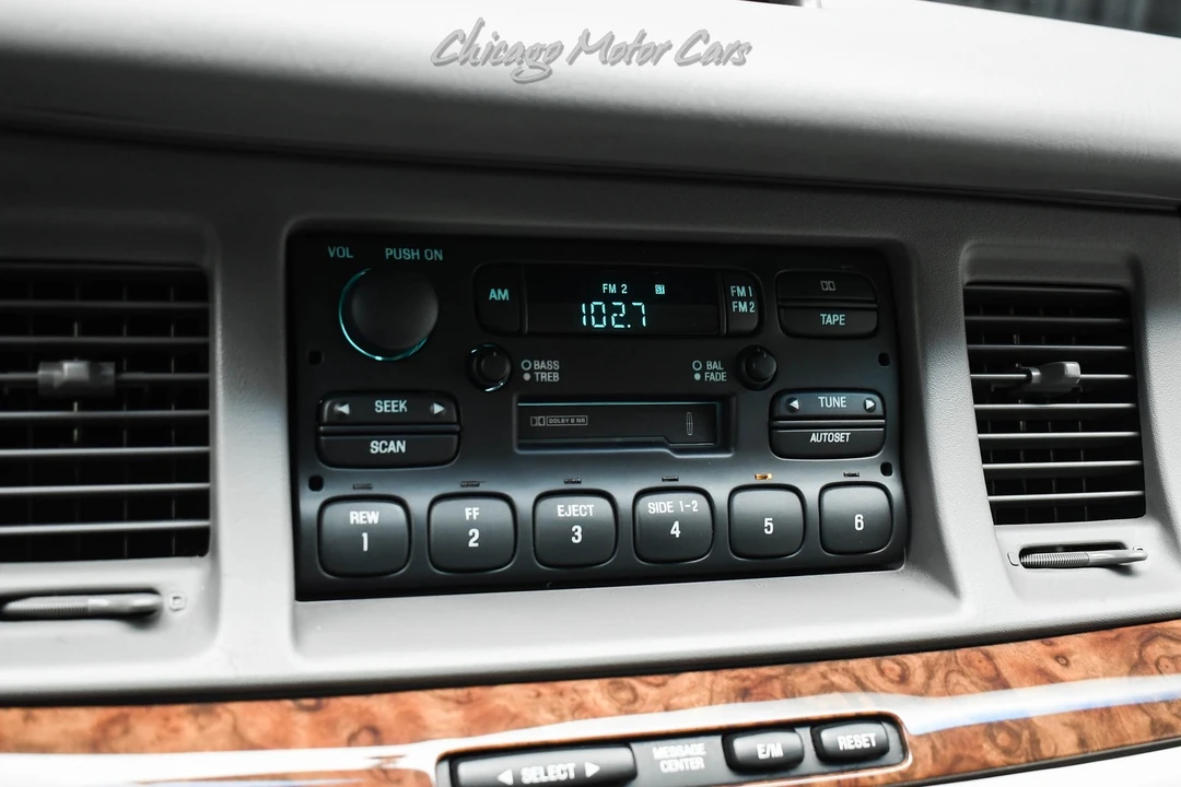 1997 Lincoln Town Car - Image 15 of 21