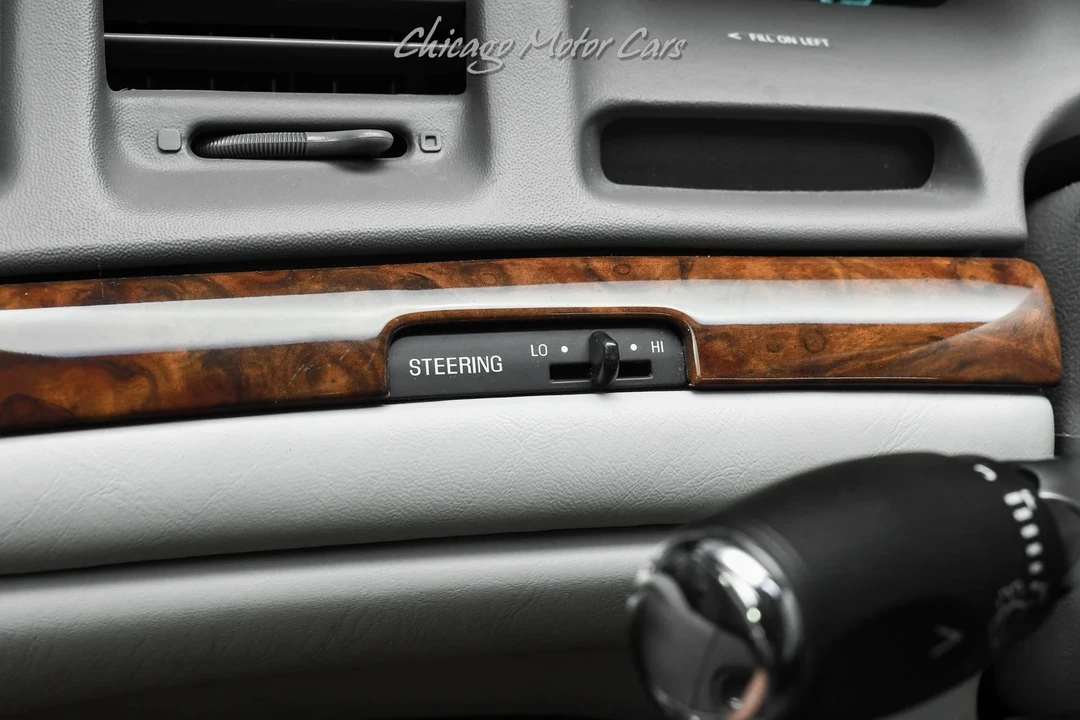 1997 Lincoln Town Car - Image 11 of 21