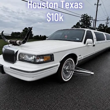 1997 Lincoln Town Car Ultimate L Sedan 4D