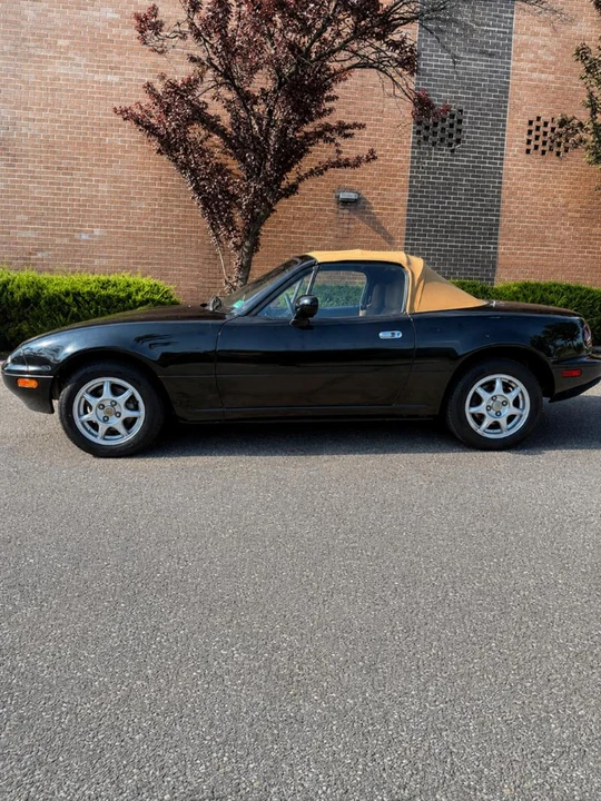 1997 Mazda NA MX-5 Miata - Image 4 of 10