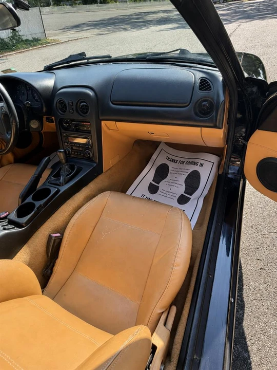 1997 Mazda NA MX-5 Miata - Image 7 of 10