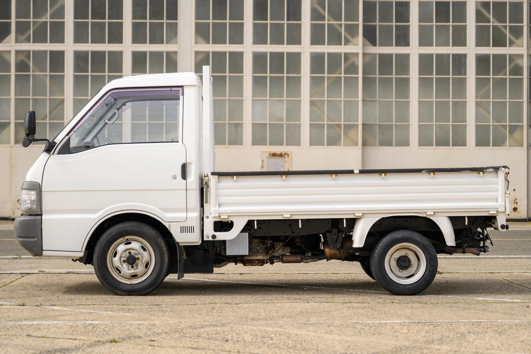 1997 Mazda Bongo 3rd Gen - Image 3 of 31