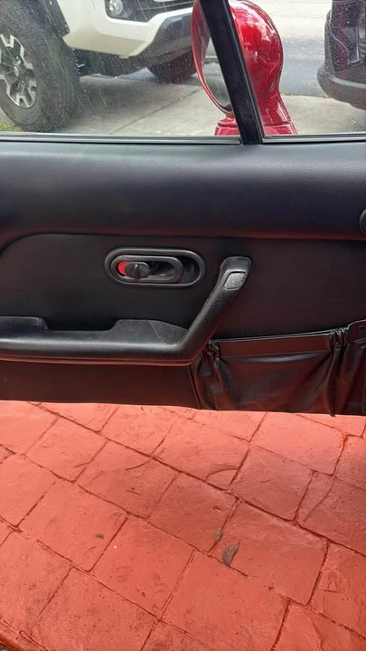 1997 Mazda NA MX-5 Miata - Image 6 of 8