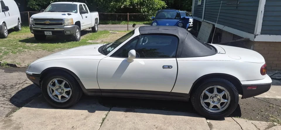 1997 Mazda NA MX-5 Miata - Image 6 of 12