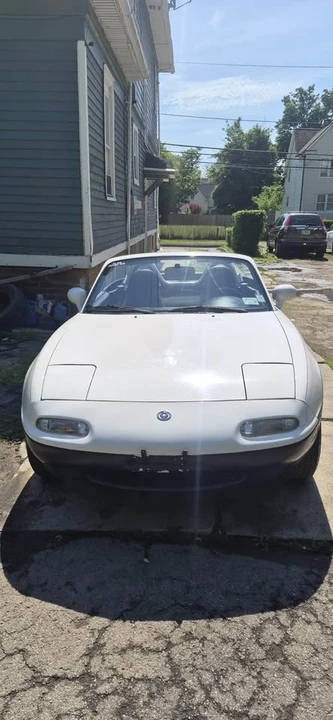 1997 Mazda NA MX-5 Miata - Image 2 of 12