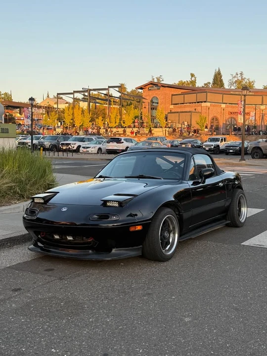 1997 Mazda NA MX-5 Miata - Image 2 of 9
