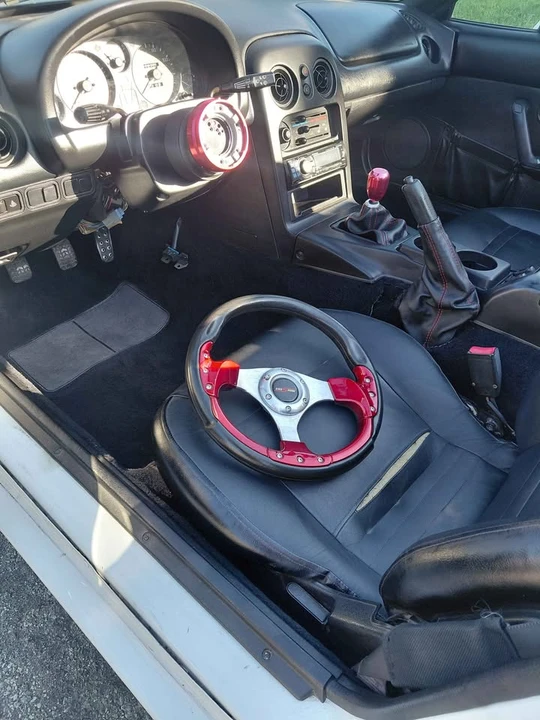 1997 Mazda NA MX-5 Miata - Image 13 of 14