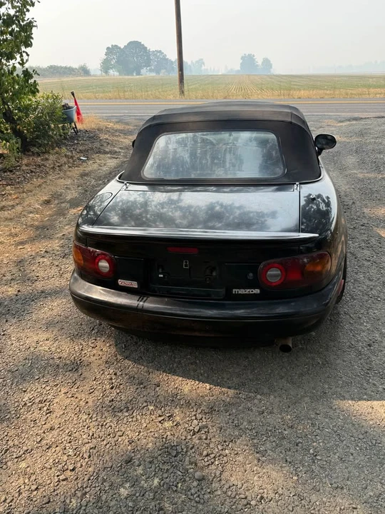 1997 Mazda NA MX-5 Miata - Image 5 of 8